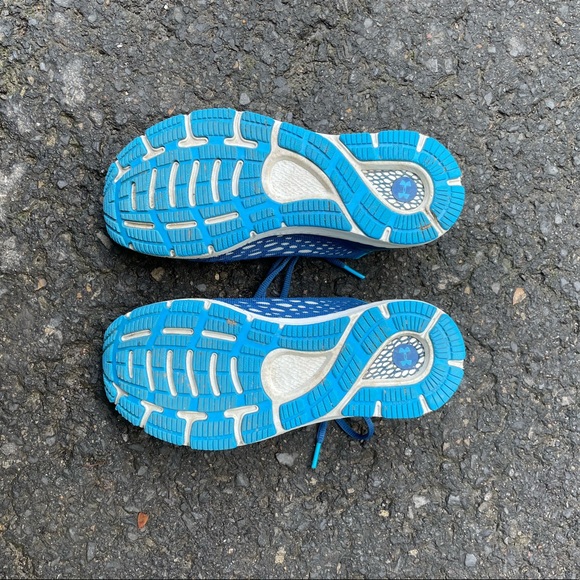 Mens 7.5 UnderArmour sneakers - Picture 4 of 4